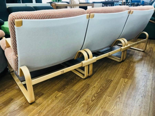 天童のオットマン