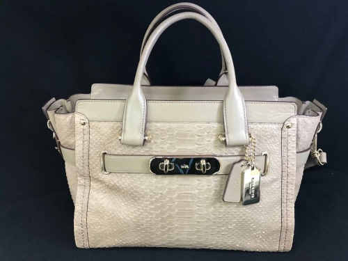 バッグのコーチ（COACH）