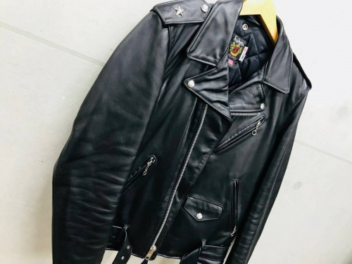 レザーのライダース