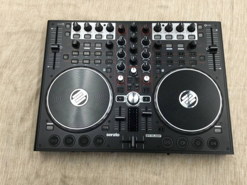 DJコントローラーのreloop
