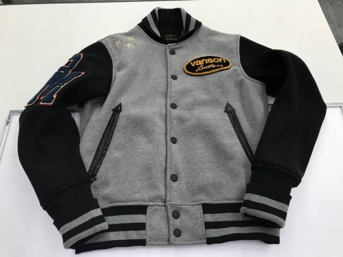 スタジャンのVANSON