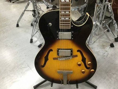 ギターのフルアコ