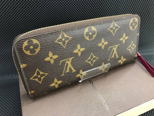 ラウンドファスナーのルイヴィトン（LOUIS VUITTON）