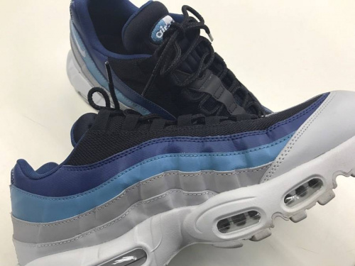 メンズファッションのスニーカー