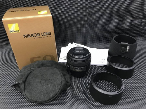 D7000
