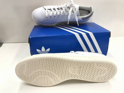 アディダス（adidas）のアディダス