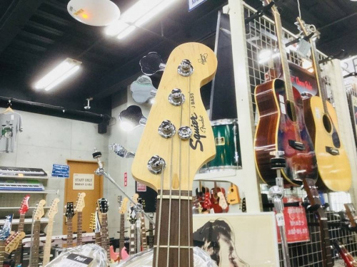 SquierのFENDER