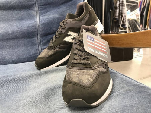 メンズファッションのスニーカー