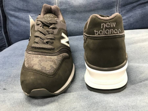 ニューバランス