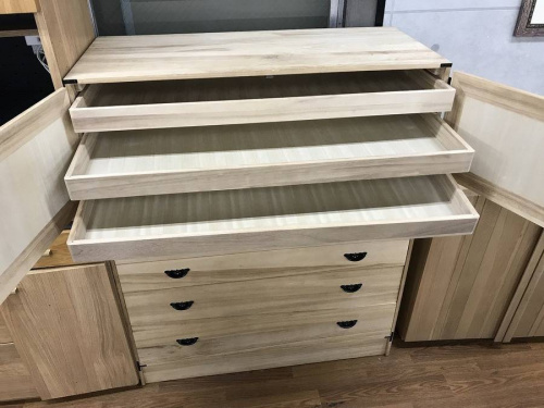 浦和3店舗中古家具情報のタンス
