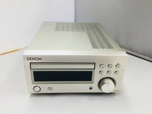 オーディオのCDプレシーバー