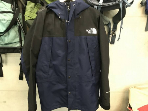 ¥Ñ¡¼¥«¡¼¤Î¥Î¡¼¥¹¥Õ¥§¥¤¥¹¡ÊTHE NORTH FACE¡Ë
