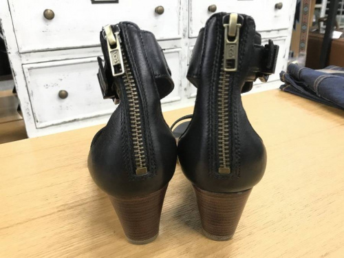 ウェッジソールのアグ（UGG）