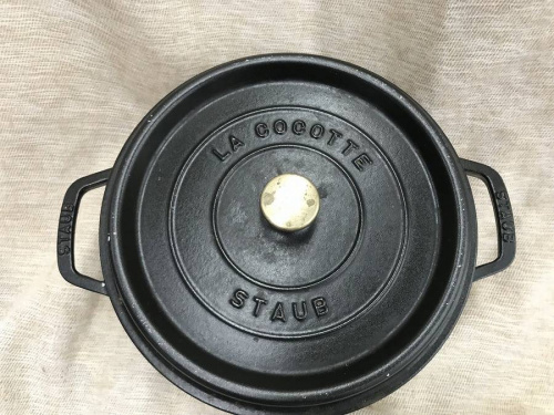 キッチン雑貨のダッチオーブン