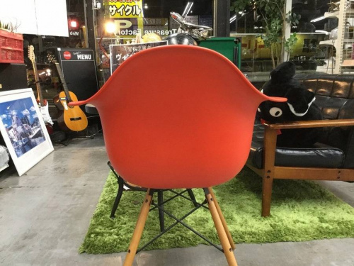 ｱｰﾑｼｪﾙﾁｪｱのHerman　Miller