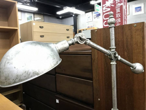 EG121007　のIron Guardee table lamp