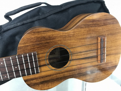 ウクレレのFamous