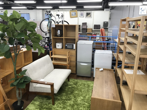 生活家具のテーブル
