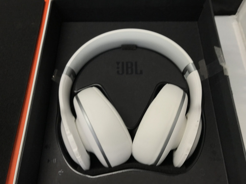 ヘッドホンのBluetoothヘッドホン