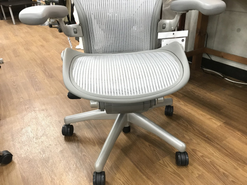 アーロンチェアのHerman Miller