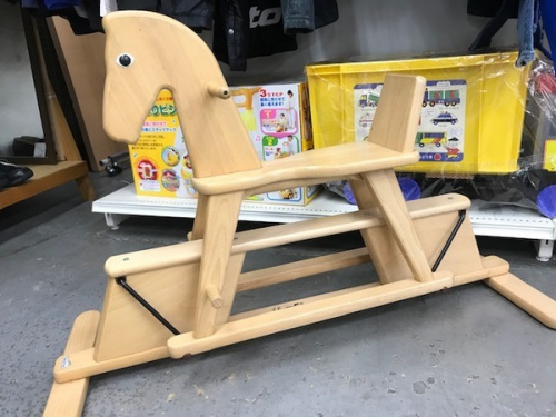 ベビー用品のスイングラック