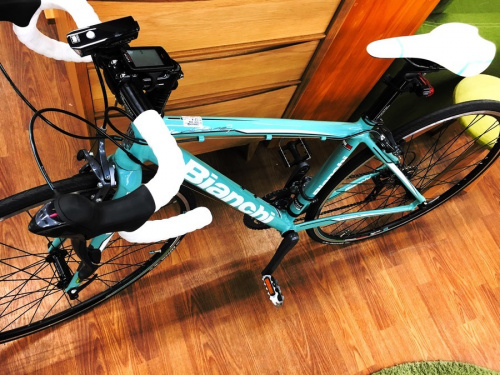 スポーツ用品のロードバイク