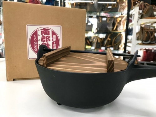 Baccaratの南部鉄器