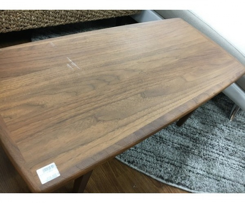 家具のセンターテーブル