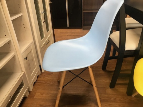 イスのダイニングチェア
