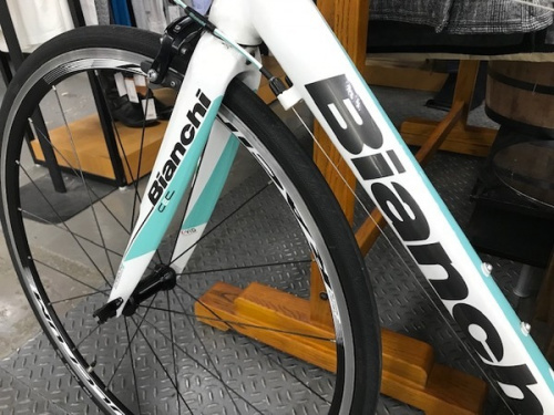 スポーツ用品の自転車