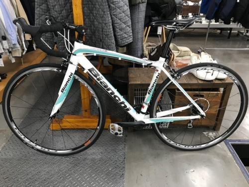 自転車のロードバイク