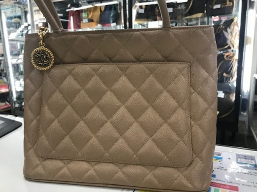 ブランドのCHANEL