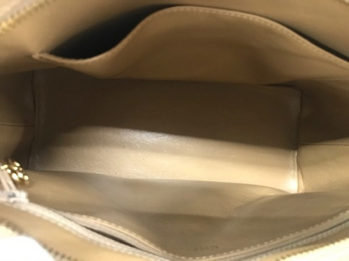 CHANELのキャビアスキン