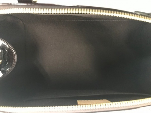 ルイヴィトンのLOUIS VUITTON