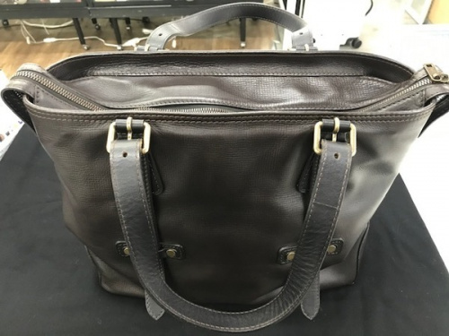トートバッグのLOUIS VUITTON