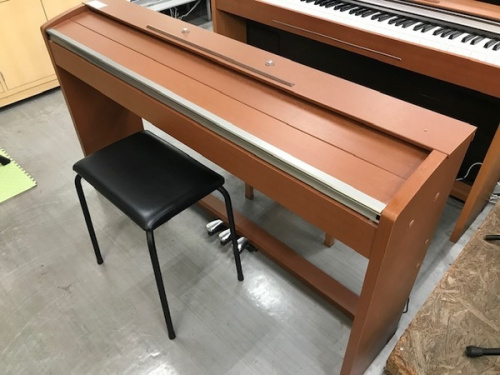 電子ピアノの楽器