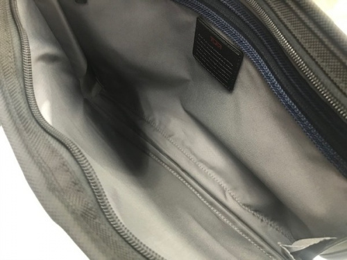 クラッチバッグのTUMI