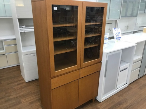 家具の食器棚