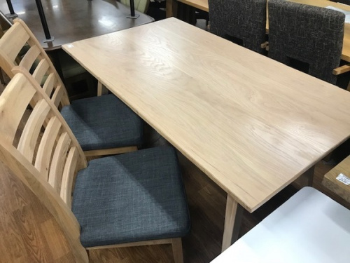 家具のダイニングセット