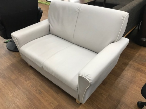 家具のソファ