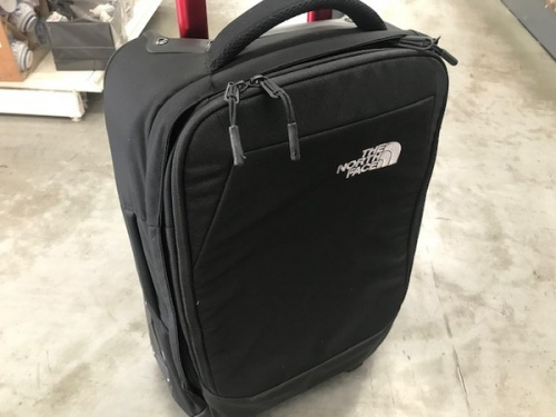 メンズファッションのスーツケース