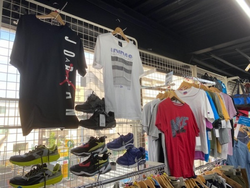 Tシャツのvelva sheen