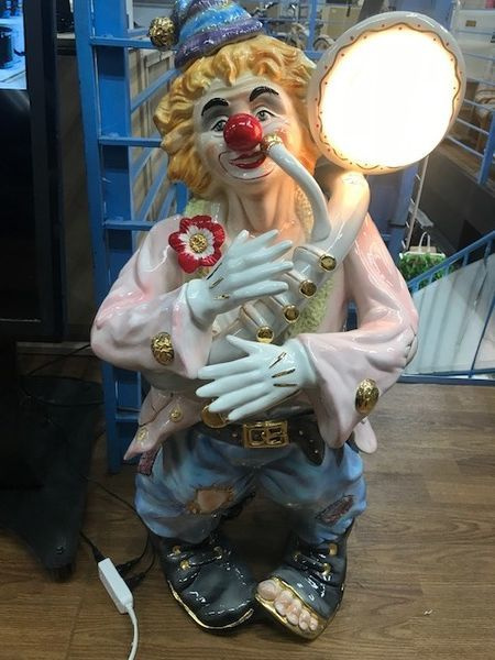 置物のピエロ
