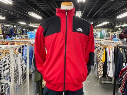 ジャケットのTHE NORTH FACE