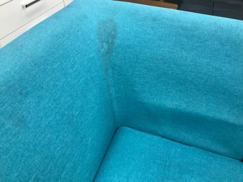 ダイニングセットのソファ