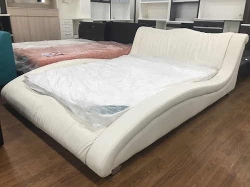 家具のベッド