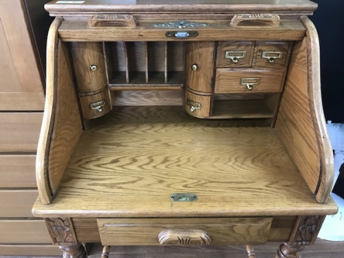 デスクのロールアップデスク