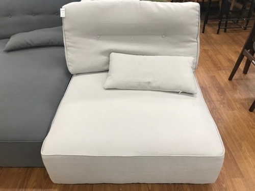 ソファのアームレスソファ