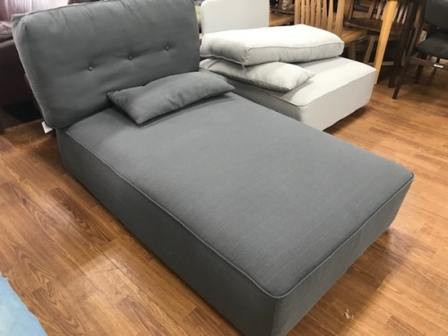 家具のソファ