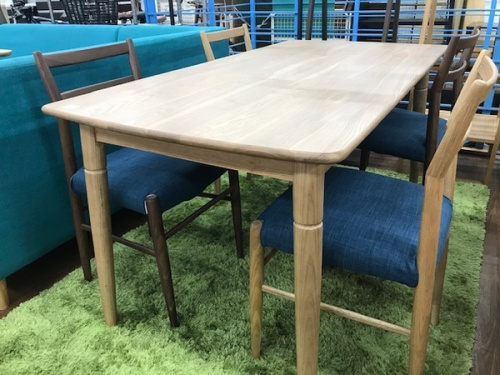 家具のダイニングセット